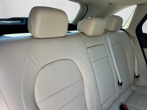 Used 2021 Mercedes-Benz GLC 300 4MATIC image 24