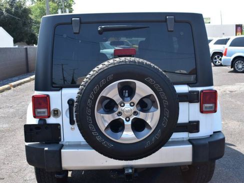 Used 2018 Jeep Wrangler Unlimited Sahara w/ Connectivity Group AWD/4WD image 6