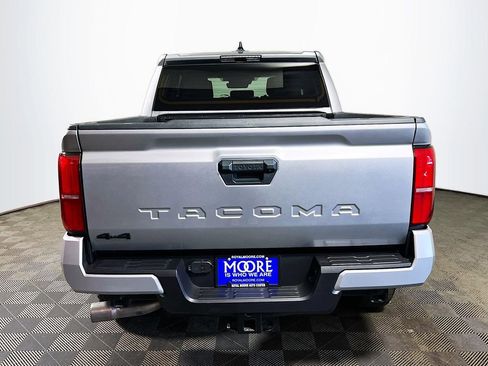 Certified 2025 Toyota Tacoma TRD Off-Road AWD/4WD image 7