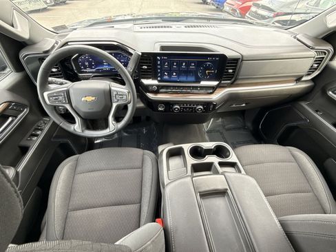 Used 2024 Chevrolet Silverado 1500 LT AWD/4WD image 23
