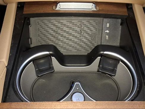 Used 2024 Mercedes-Benz GLS 450 4MATIC image 21