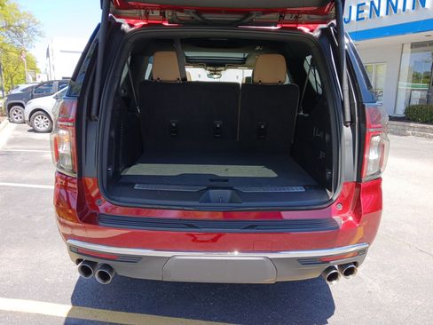Used 2024 Chevrolet Suburban Premier AWD/4WD image 25