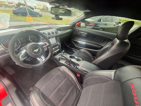 Used 2017 Ford Mustang GT Premium w/ GT Performance Package image 13