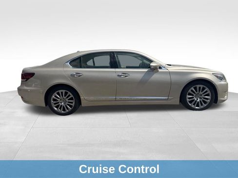 Used 2015 Lexus LS 460 w/ Comfort Package RWD image 9
