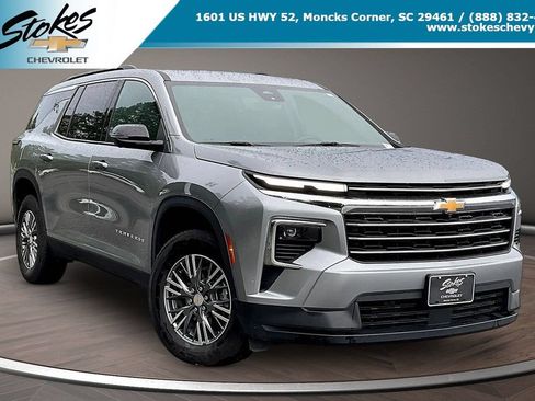 Used 2024 Chevrolet Traverse LT AWD/4WD image 1