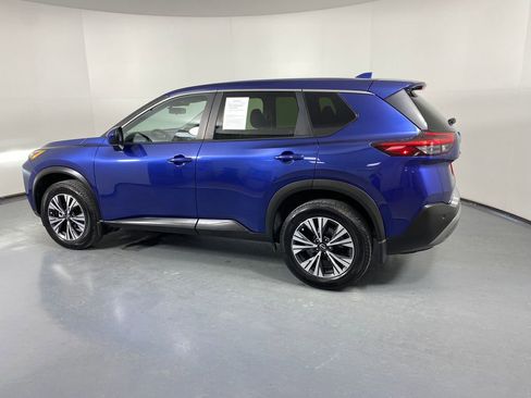 Used 2023 Nissan Rogue SV image 4