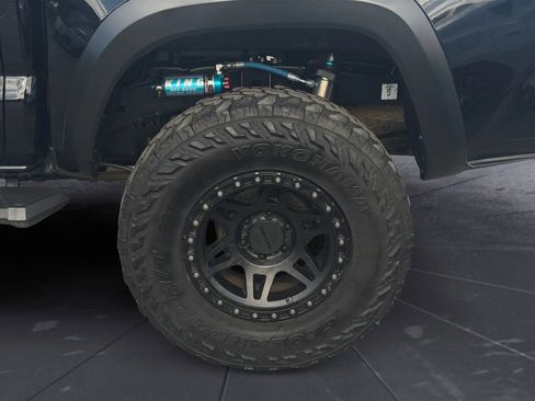 Used 2020 Toyota Tacoma TRD Off-Road image 35