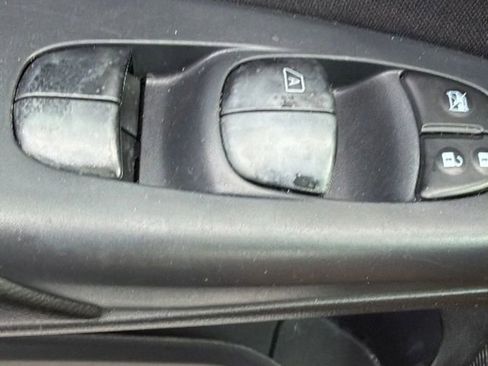 Used 2016 Nissan Sentra SV FWD image 32