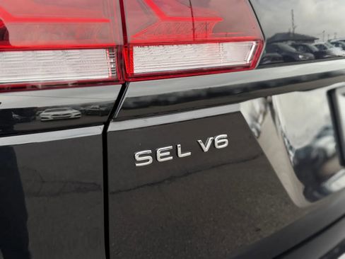 Used 2023 Volkswagen Atlas SEL R-Line image 43