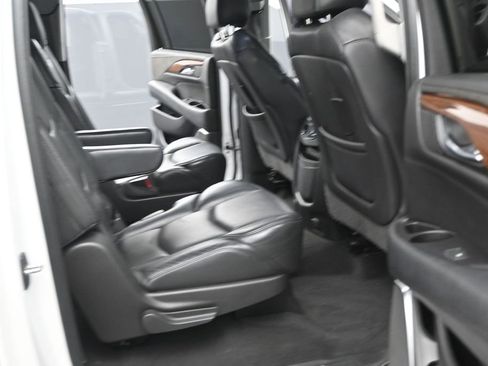 Used 2019 Cadillac Escalade ESV Premium Luxury RWD image 14