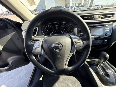 Used 2015 Nissan Rogue S image 14
