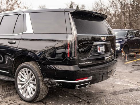 Used 2025 Cadillac Escalade Luxury image 13