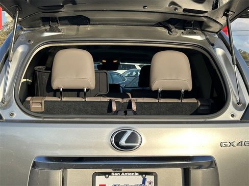 Used 2023 Lexus GX 460 Premium image 16