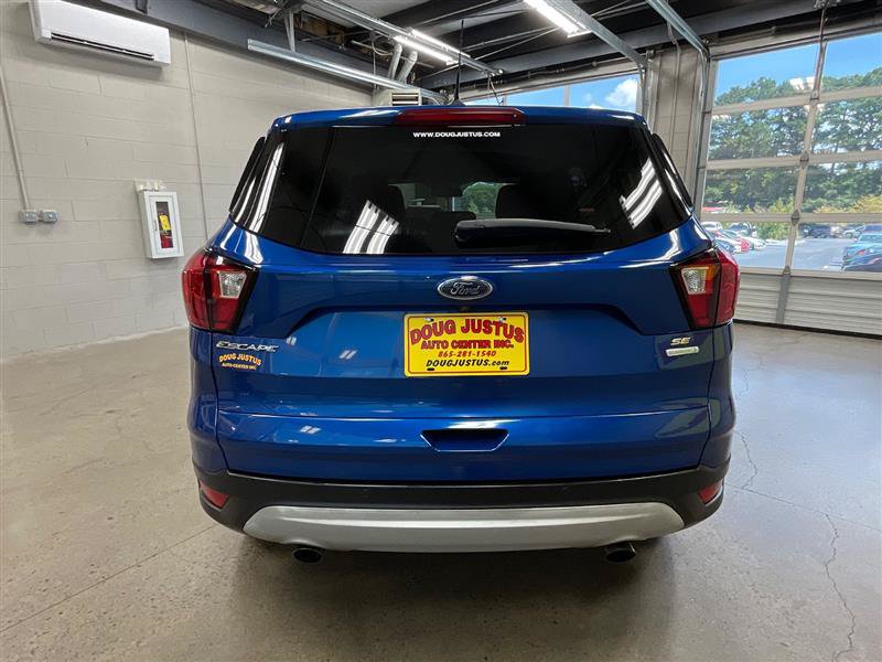 Used 2019 Ford Escape SE FWD image 4