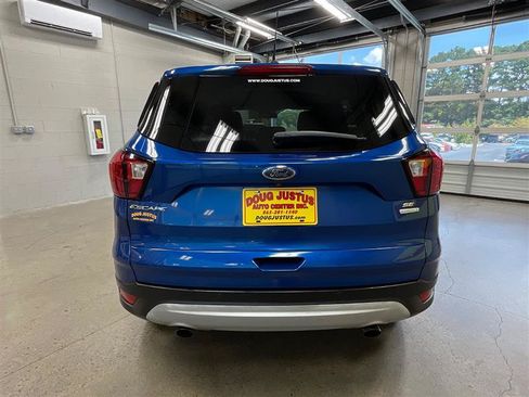 Used 2019 Ford Escape SE FWD image 4