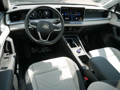 New 2026 Volkswagen Tiguan SE AWD/4WD image 7