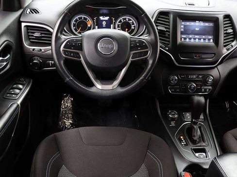 Used 2020 Jeep Cherokee Latitude w/ Cold Weather Group image 14