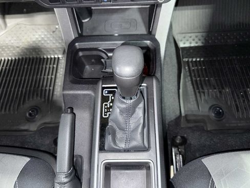 Used 2021 Toyota Tacoma TRD Sport w/ Technology Package AWD/4WD image 31