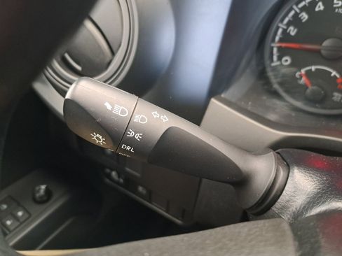 Used 2022 Toyota Tacoma SR image 25