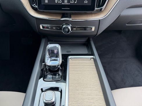 New 2026 Volvo XC60 B5 Plus w/ Protection Package Premier AWD/4WD image 11
