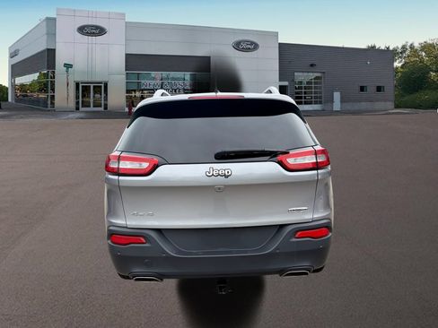 Used 2017 Jeep Cherokee Latitude w/ Safety/Convenience Group AWD/4WD image 8