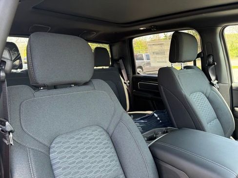New 2026 RAM 1500 4x4 Crew Cab image 31