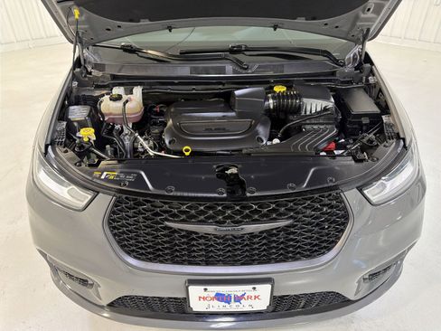 Used 2023 Chrysler Pacifica Touring-L w/ Road Tripper Package FWD image 30