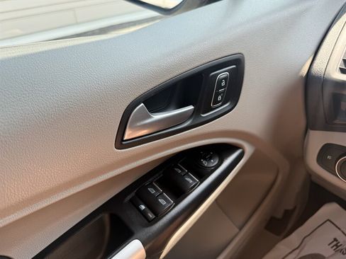 Used 2022 Ford Transit Connect XLT FWD image 25