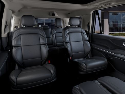 New 2027 Lincoln Navigator Reserve AWD/4WD image 36