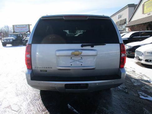 Used 2013 Chevrolet Suburban LT image 4