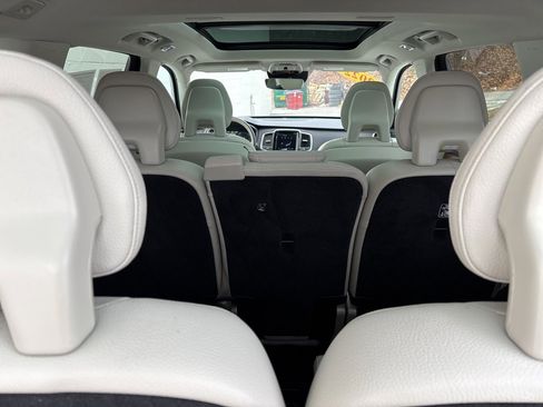 Used 2022 Volvo XC90 T8 Inscription Expression image 6