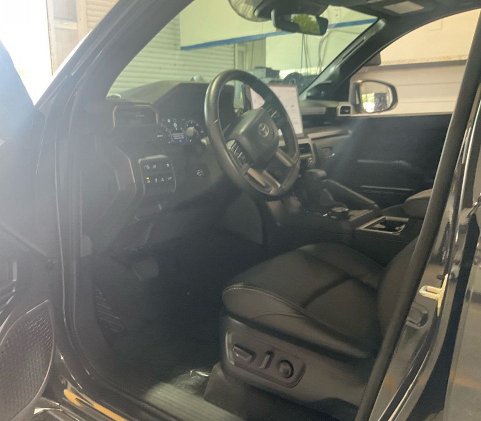 Used 2025 Toyota 4Runner TRD Off-Road Premium AWD/4WD image 8
