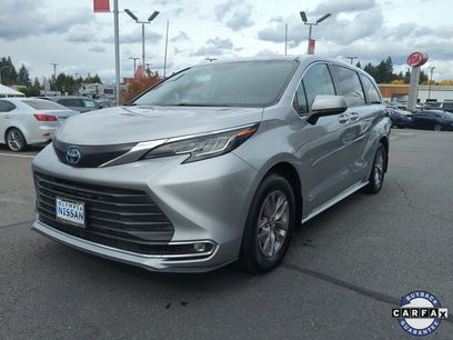 Used 2021 Toyota Sienna XLE