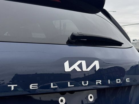 Used 2023 Kia Telluride EX image 7
