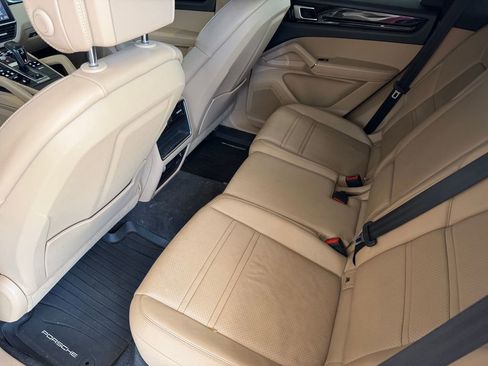 Certified 2020 Porsche Cayenne AWD/4WD image 29