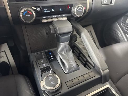 Used 2024 Toyota Tacoma SR5 AWD/4WD image 17