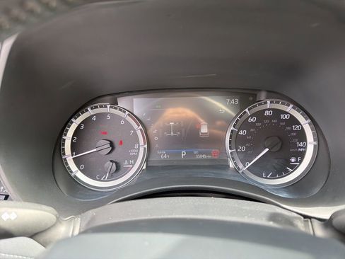 Used 2024 Toyota Highlander LE AWD/4WD image 33