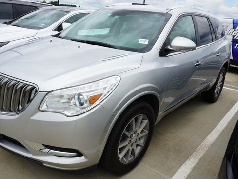 Used 2017 Buick Enclave Leather FWD image 7
