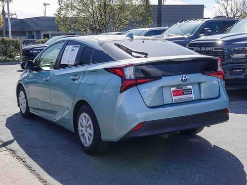Used 2019 Toyota Prius LE image 6