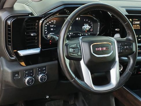 Used 2022 GMC Sierra 1500 SLT w/ SLT Premium Plus Package image 18