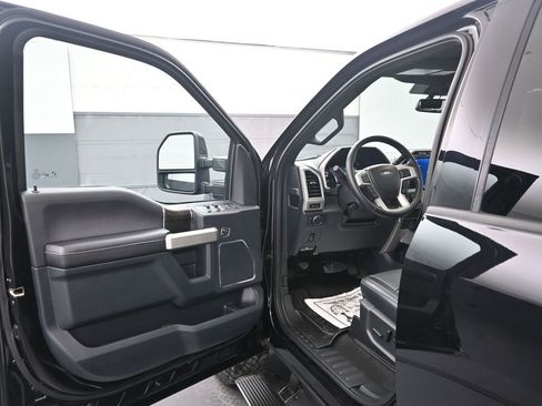 Used 2022 Ford F250 Lariat w/ Tremor Off-Road Package image 9