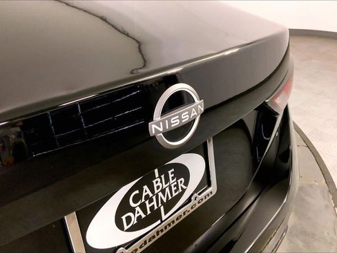 Used 2025 Nissan Sentra S FWD image 29