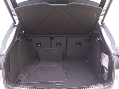 Certified 2024 Porsche Macan image 21