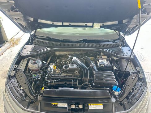 Used 2025 Volkswagen Jetta SE image 33