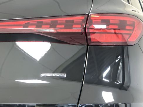 Certified 2025 Audi Q5 Premium w/ Convenience Package image 27