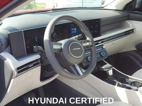 Certified 2025 Hyundai Tucson SE FWD image 8
