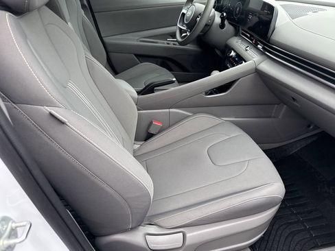 Used 2024 Hyundai Elantra SEL image 13