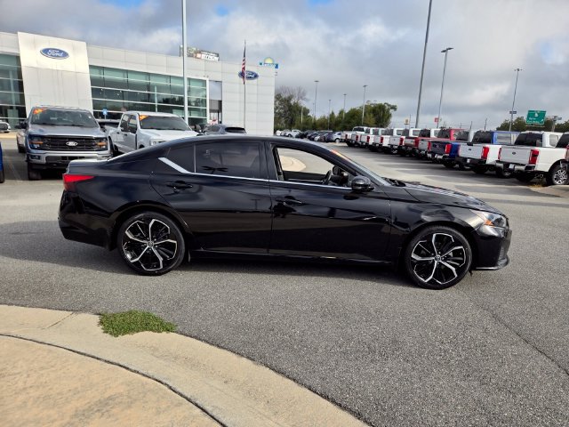 Used 2024 Nissan Altima 2.5 SR w/ SR Premium Package FWD image 13