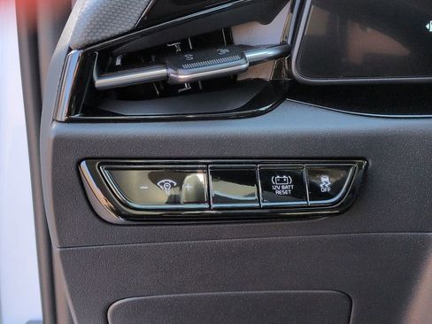 New 2026 Kia Niro EX FWD image 18