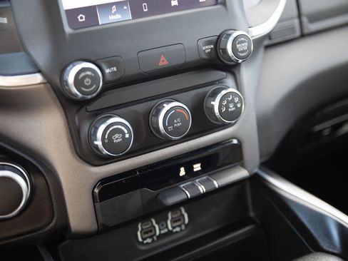 Used 2022 RAM 1500 Big Horn image 17